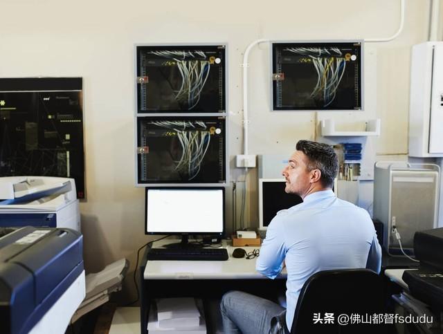 �o��·������һ�Εr�g���ϲ��˾W(w��ng)����һ����������ˣ��@��ʲôԭ��