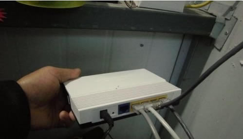 ���ӰѶ����·�����Ğ�HUB����������,·������ô�O(sh��)��,·����