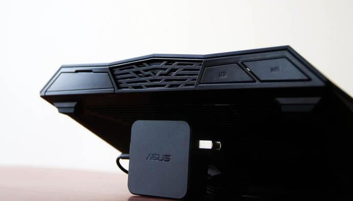 華碩RT-AX88U電競路由評測 WiFi6網(wǎng)絡(luò)性能怪獸