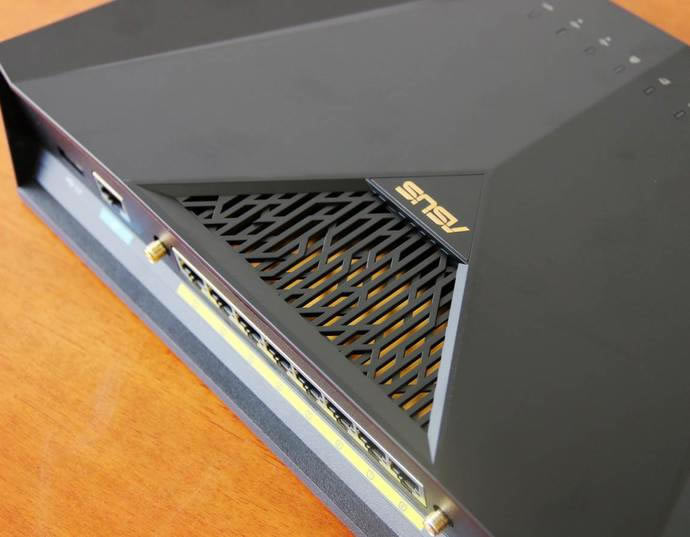 華碩RT-AX88U電競路由評測 WiFi6網(wǎng)絡(luò)性能怪獸