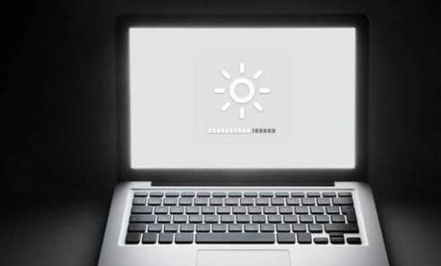 ���L����