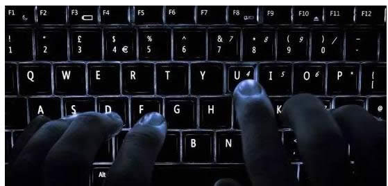 ���L����